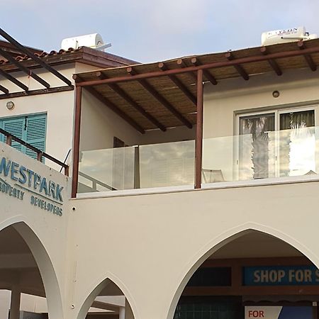 Poseidon'S Limnaria Apartment Paphos Værelse billede